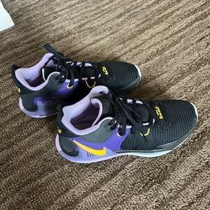 Lebron Witness 7 - men sneakers size 10